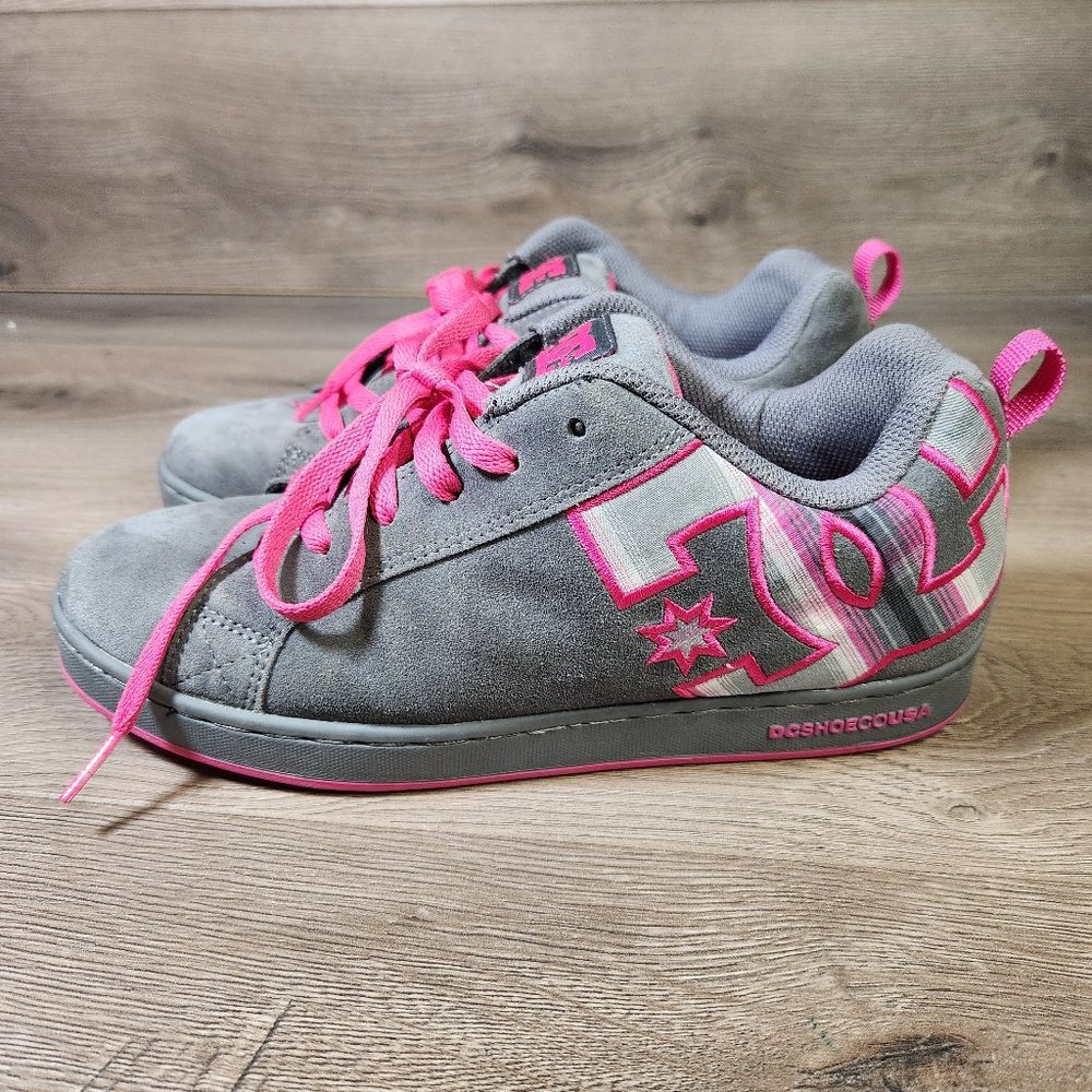 Women's DC Court Graffik SE Gray Pink Suede Skate Shoes Size 9